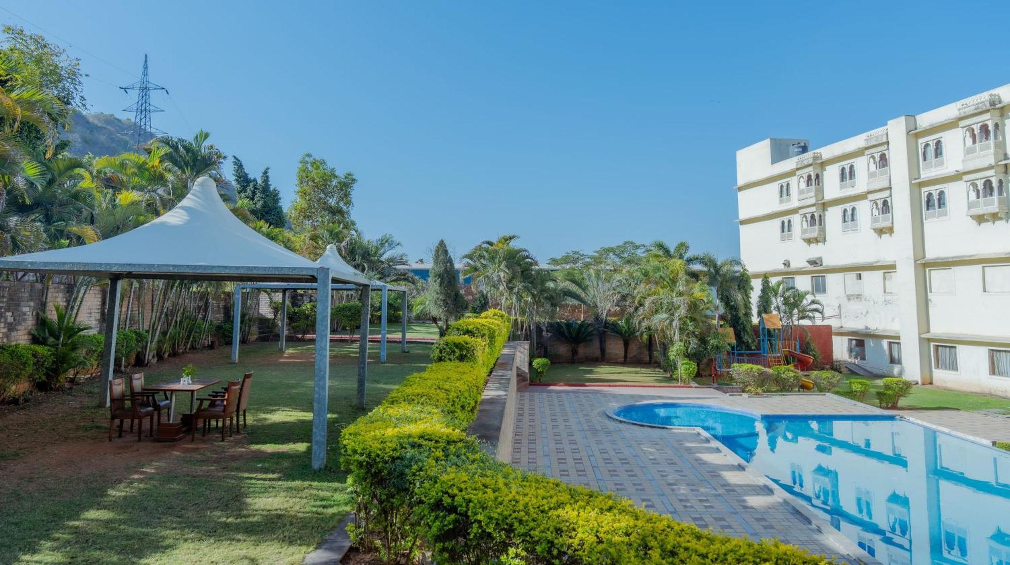Hotel The Sky Imperial, Udajpur Exteriér fotografie