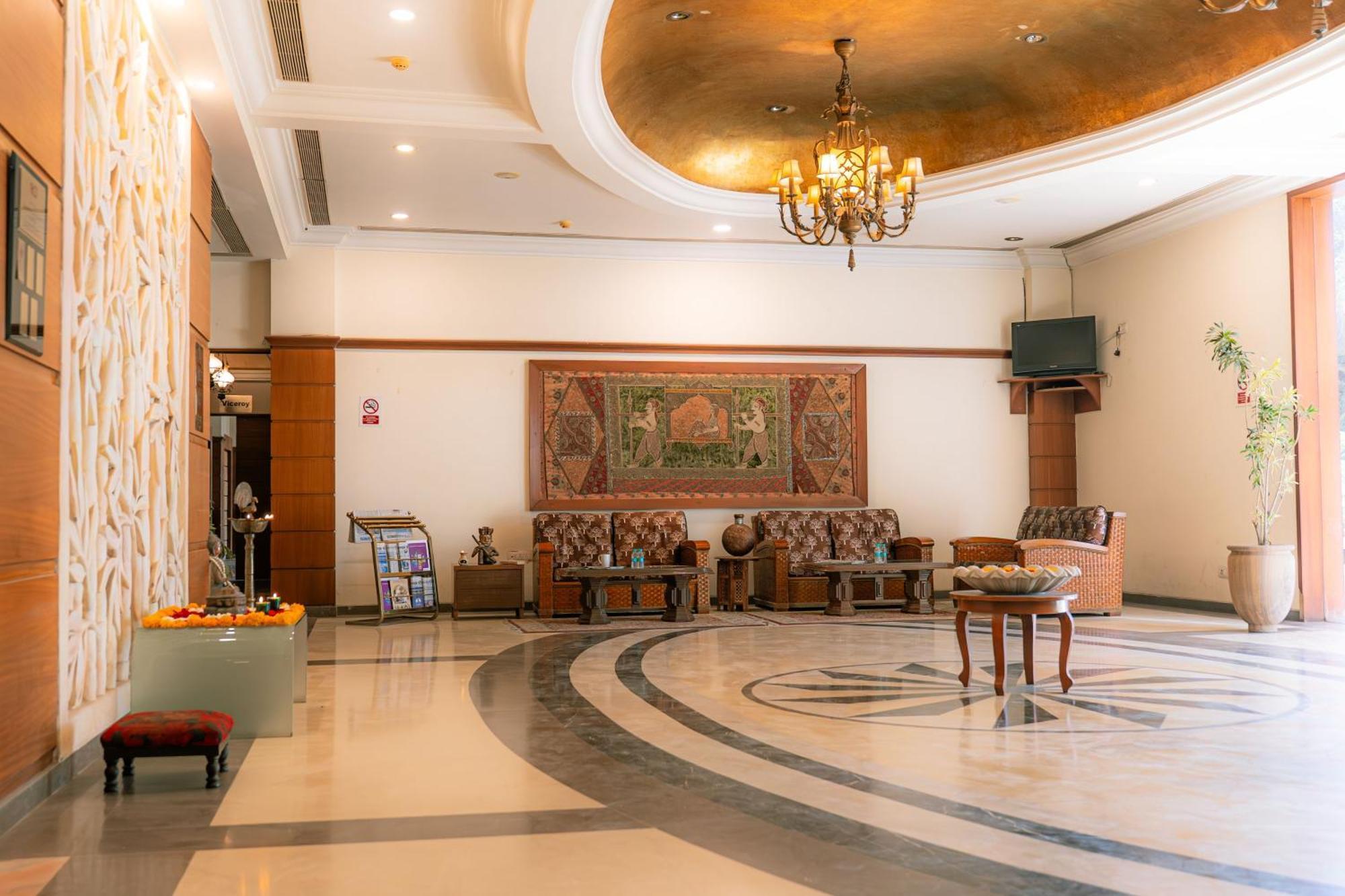 Hotel The Sky Imperial, Udajpur Exteriér fotografie