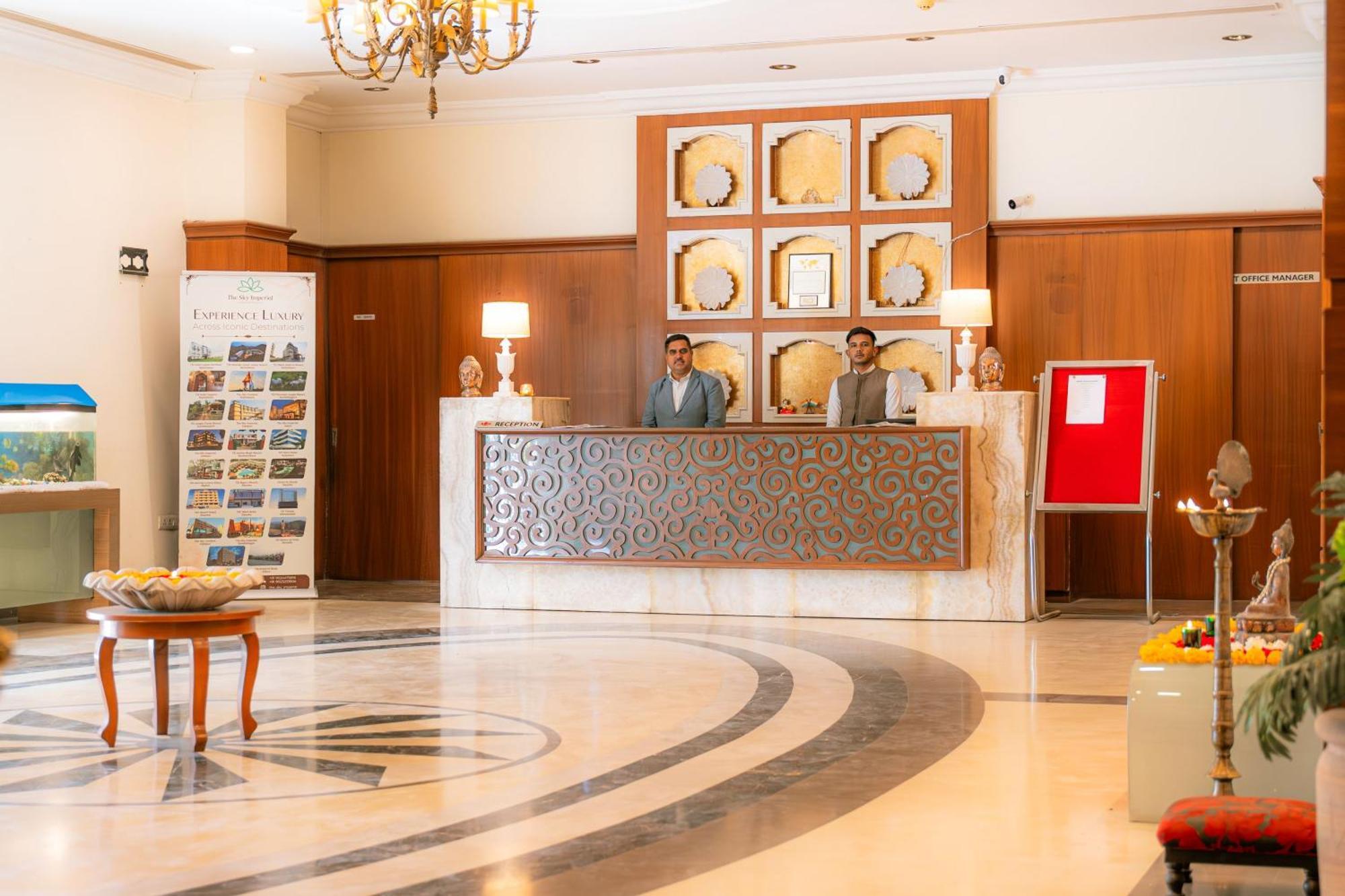 Hotel The Sky Imperial, Udajpur Exteriér fotografie