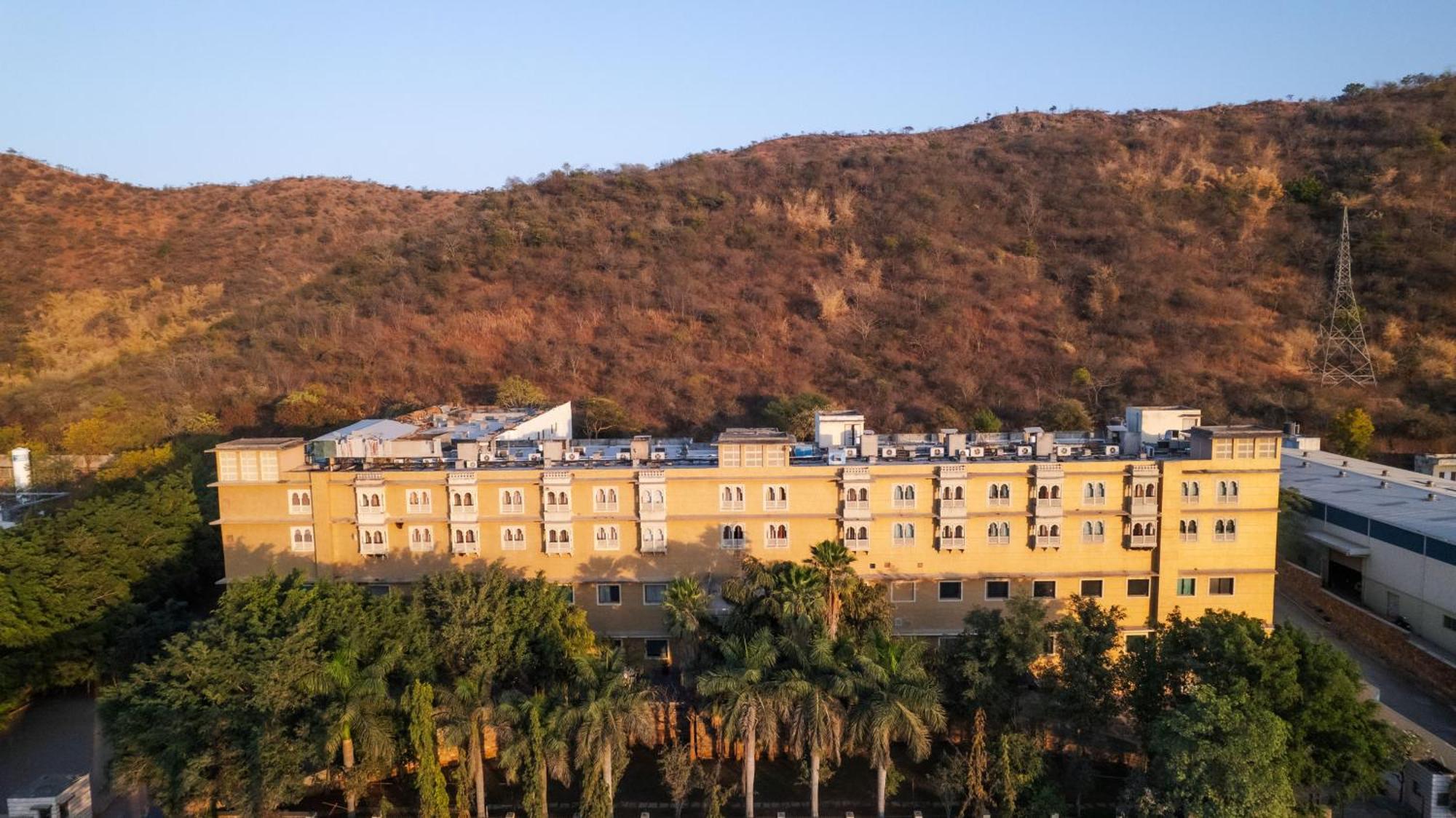 Hotel The Sky Imperial, Udajpur Exteriér fotografie