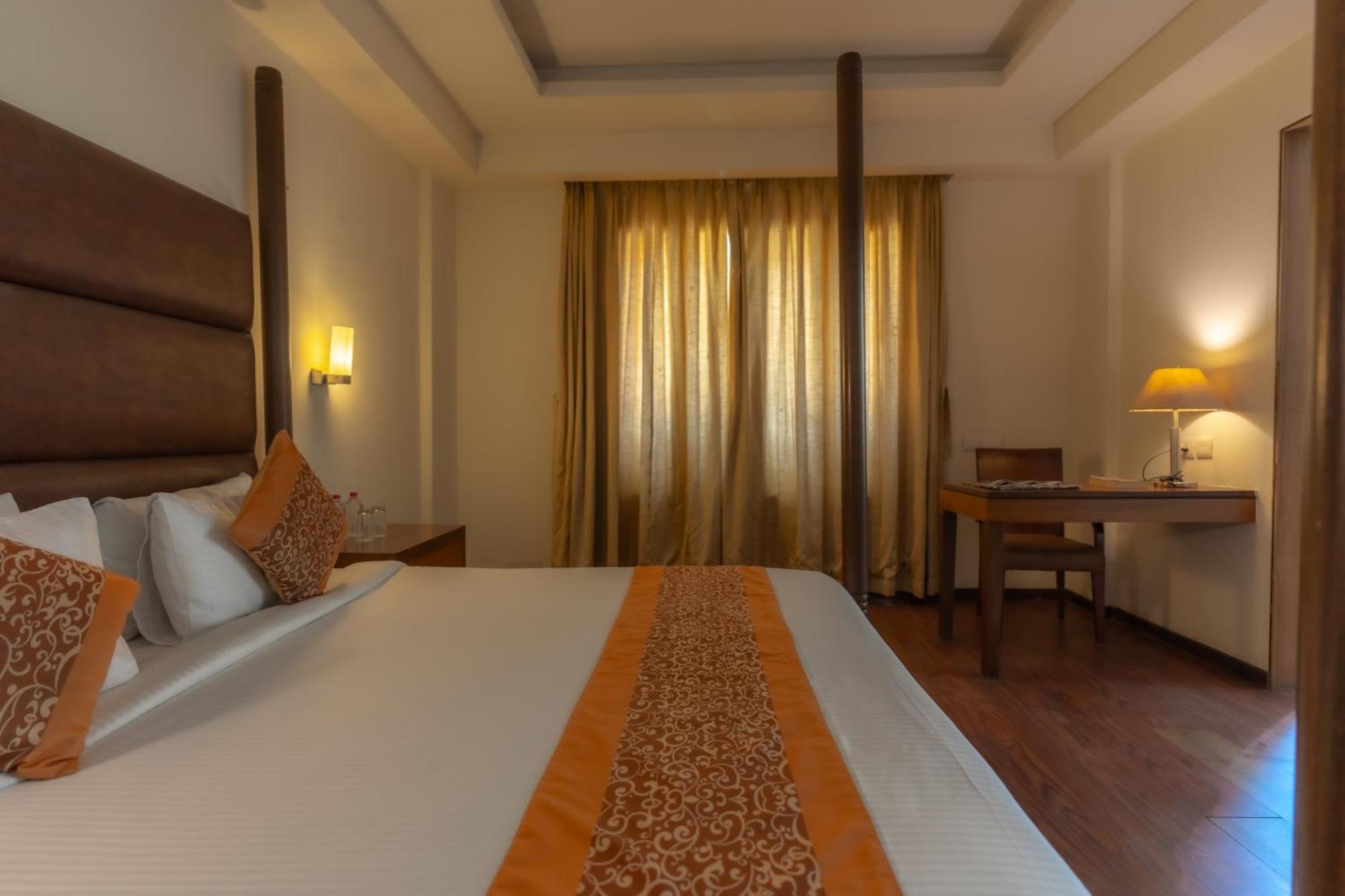 Hotel The Sky Imperial, Udajpur Exteriér fotografie
