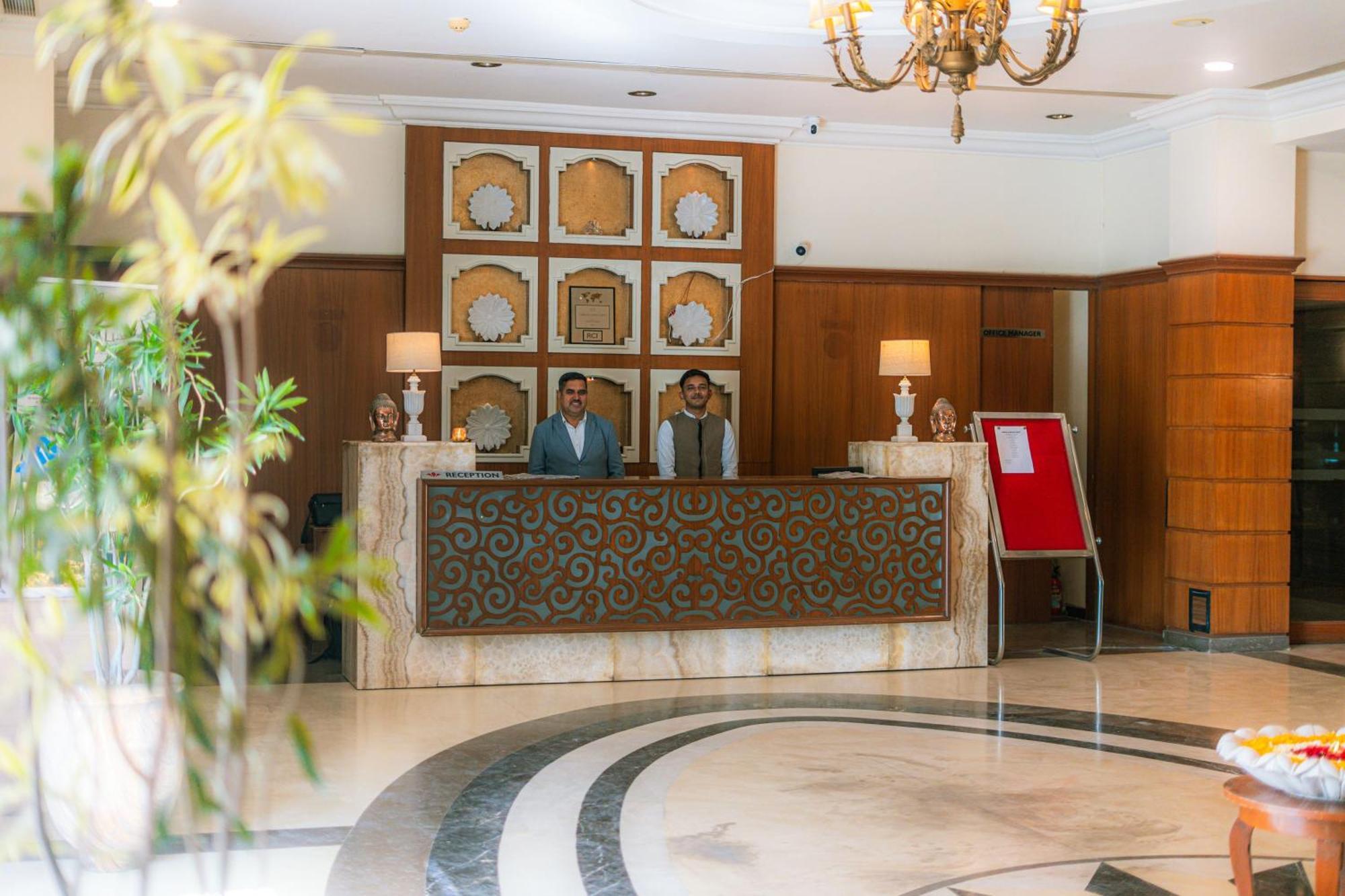 Hotel The Sky Imperial, Udajpur Exteriér fotografie