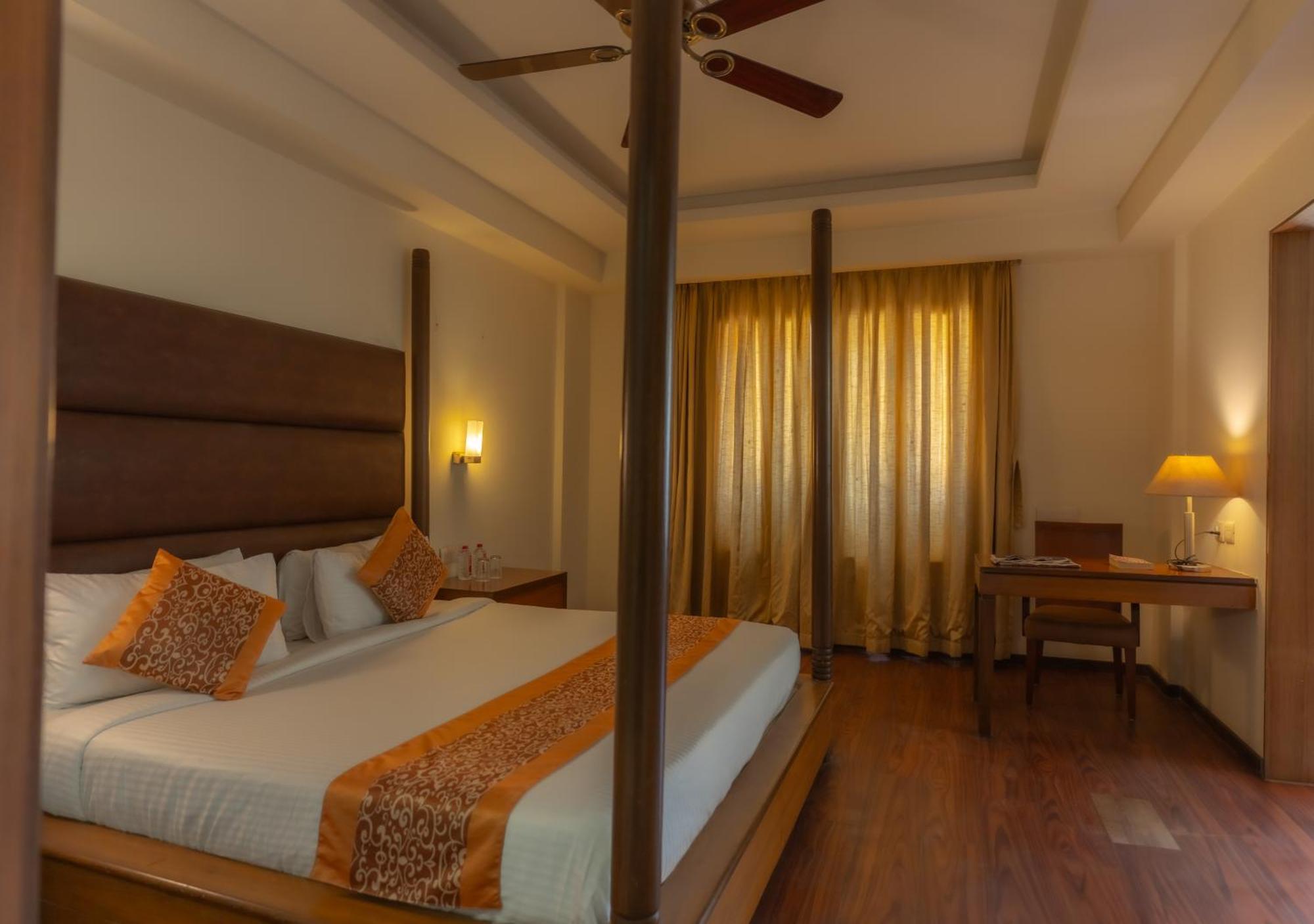 Hotel The Sky Imperial, Udajpur Exteriér fotografie