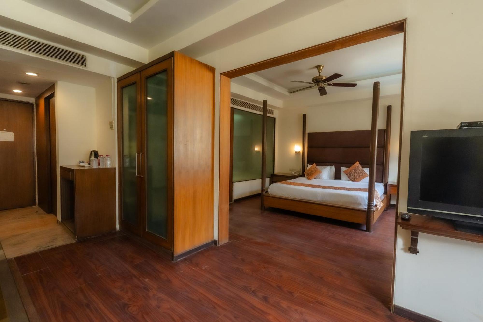 Hotel The Sky Imperial, Udajpur Exteriér fotografie