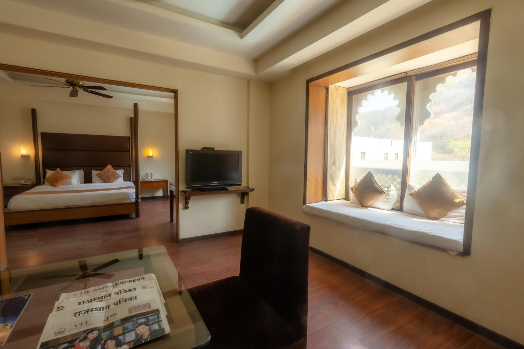 Hotel The Sky Imperial, Udajpur Exteriér fotografie